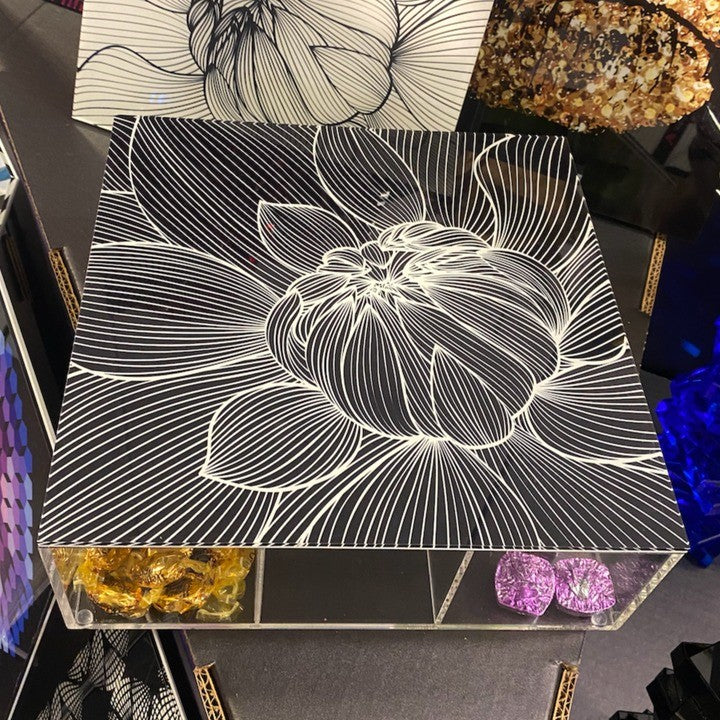 Large Tea Box | Black Flower