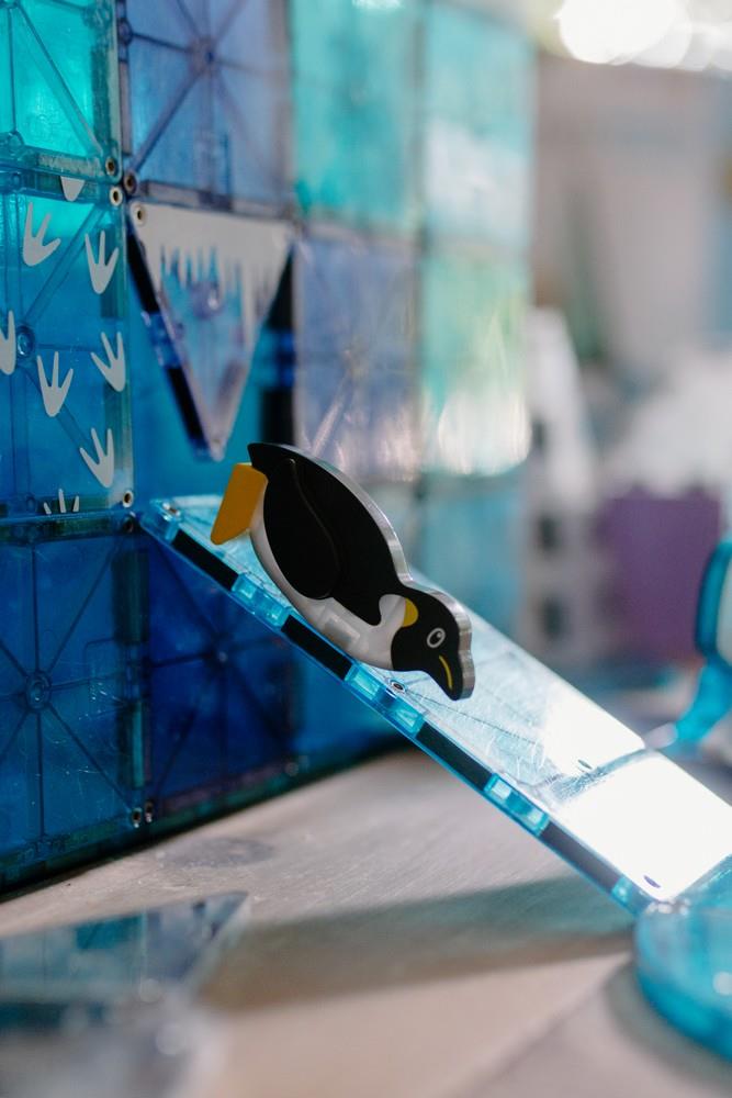MagnaTiles 25 Piece Arctic Animals | Kitchen Art |Wrapt